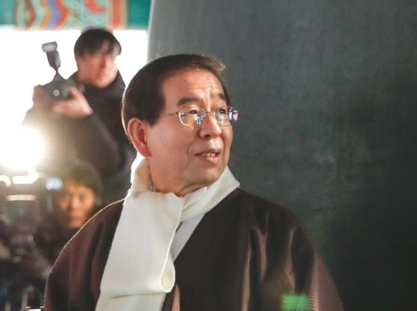 首尔|首尔市长朴元淳遗言公布,韩媒:文在寅将敬送花圈吊唁