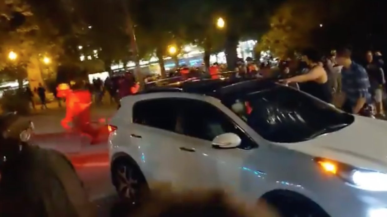 国际|美国波特兰州抗议持续 过路车辆向人群开枪