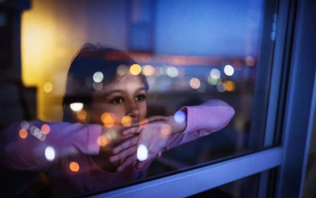 视觉志|社恐的人,每天有100个想死的瞬间。