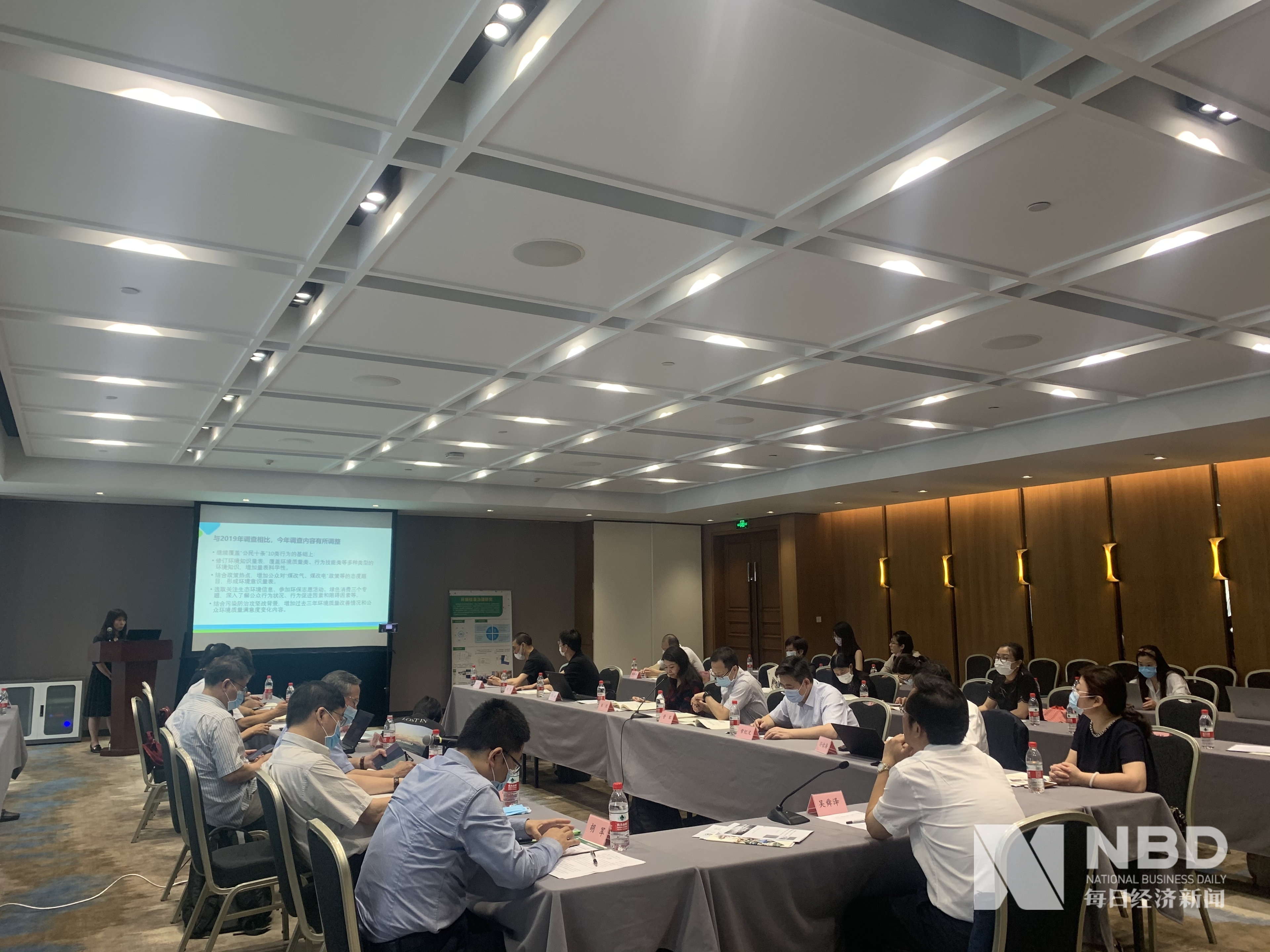 绿色消费|自带购物袋、不用一次性餐具，绿色消费践行较好的两类行为，占比尚不到一半，报告这样解释……