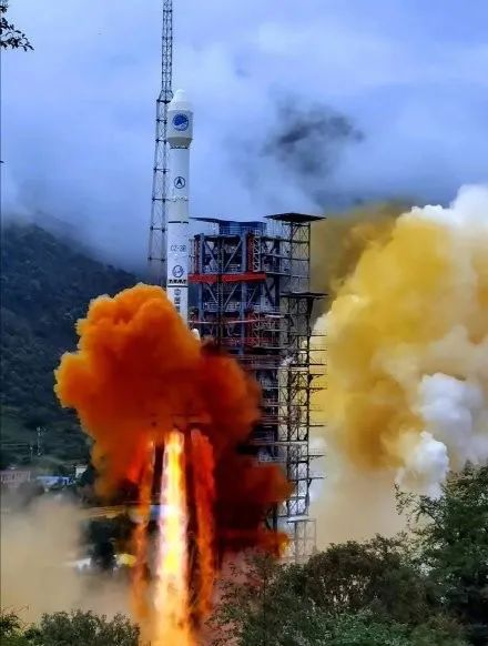 视觉志|美英为何要整死华为？先从这件事说起。