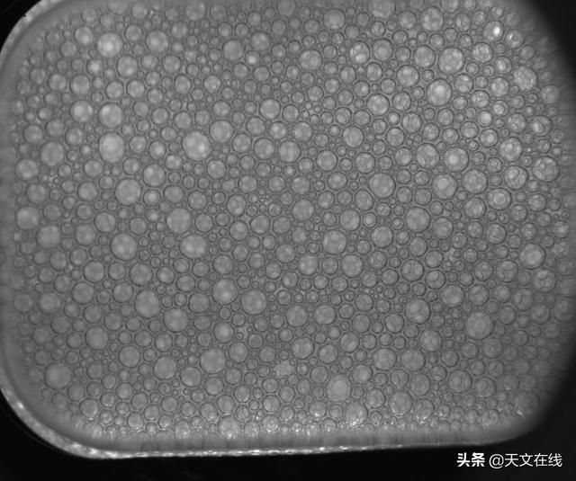 太空|泡沫无处不在，那太空中也有吗？是怎么样的呢