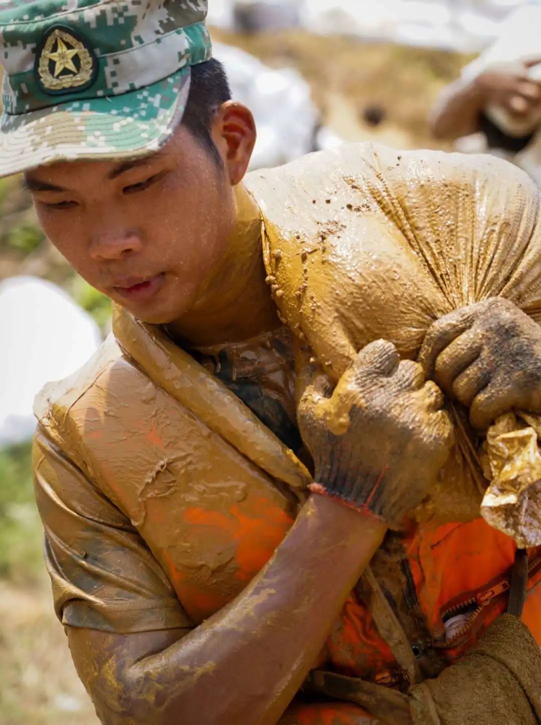 中国军情|“00后”的肩膀,扛得住!