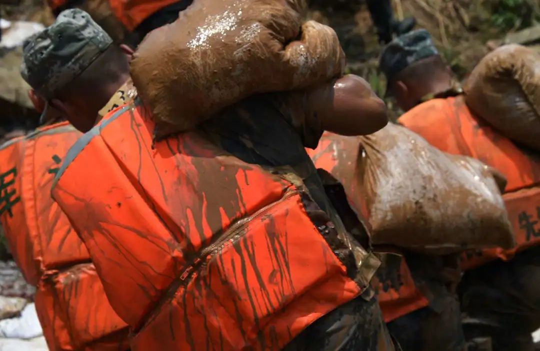 中国军情|“00后”的肩膀,扛得住!