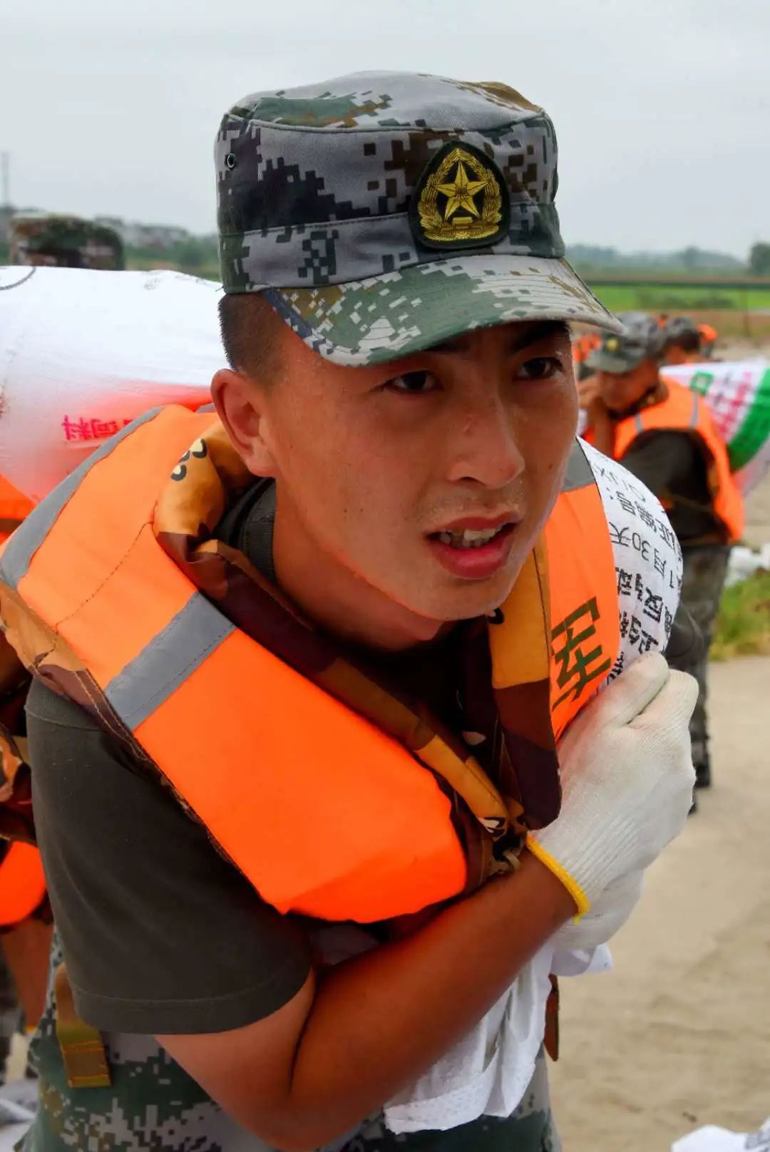 中国军情|“00后”的肩膀,扛得住!