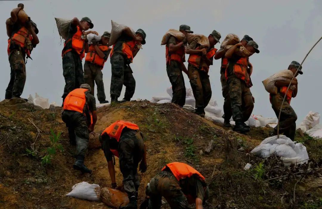 中国军情|“00后”的肩膀,扛得住!