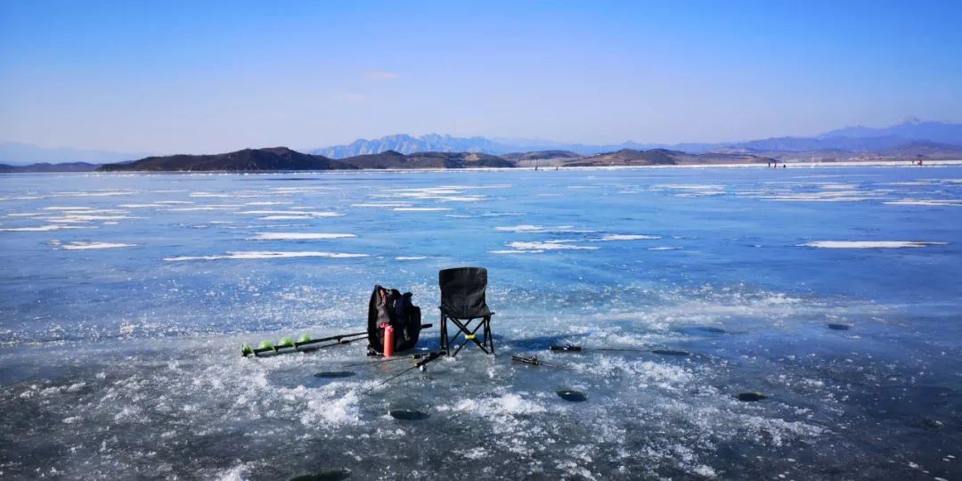 钓鱼|中年男子的行为艺术：钓鱼