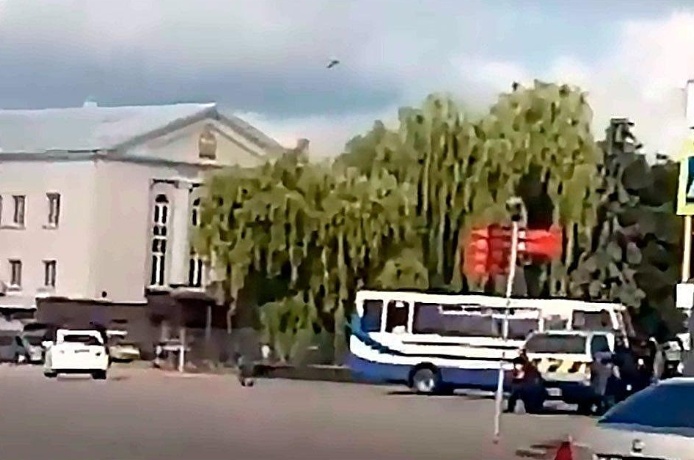 海外网|乌克兰男子携炸药在公交上劫持20人 尚未提出任何要求