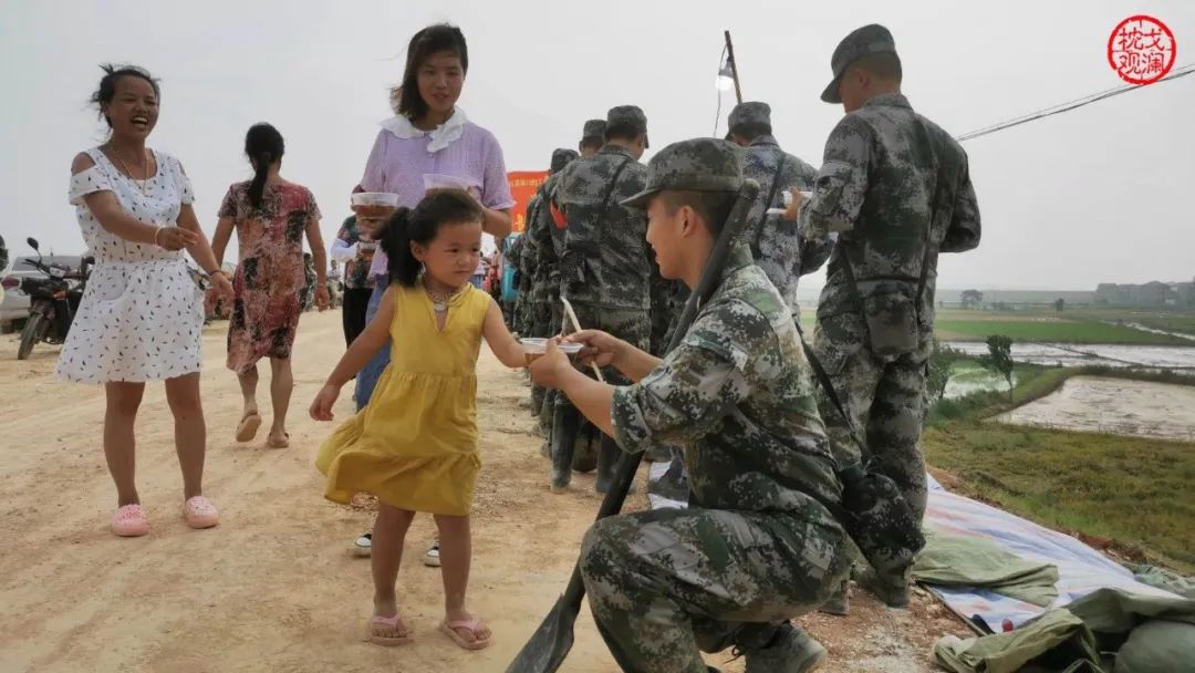 抗洪|57张抗洪图，没有一个标题能承载勇士的付出！