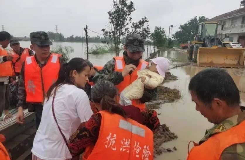 抗洪|57张抗洪图，没有一个标题能承载勇士的付出！