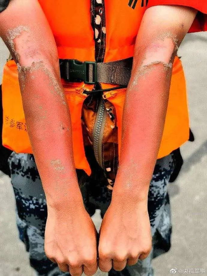 抗洪|57张抗洪图，没有一个标题能承载勇士的付出！