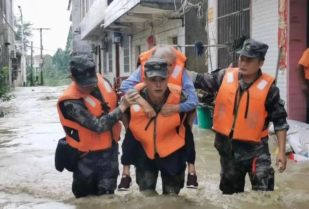 洪水解放军图片
