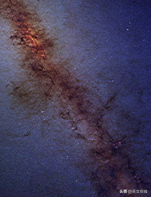 天文|宇宙中的芭蕾舞者，6亿年旋转一圈的裙边——银河翘曲