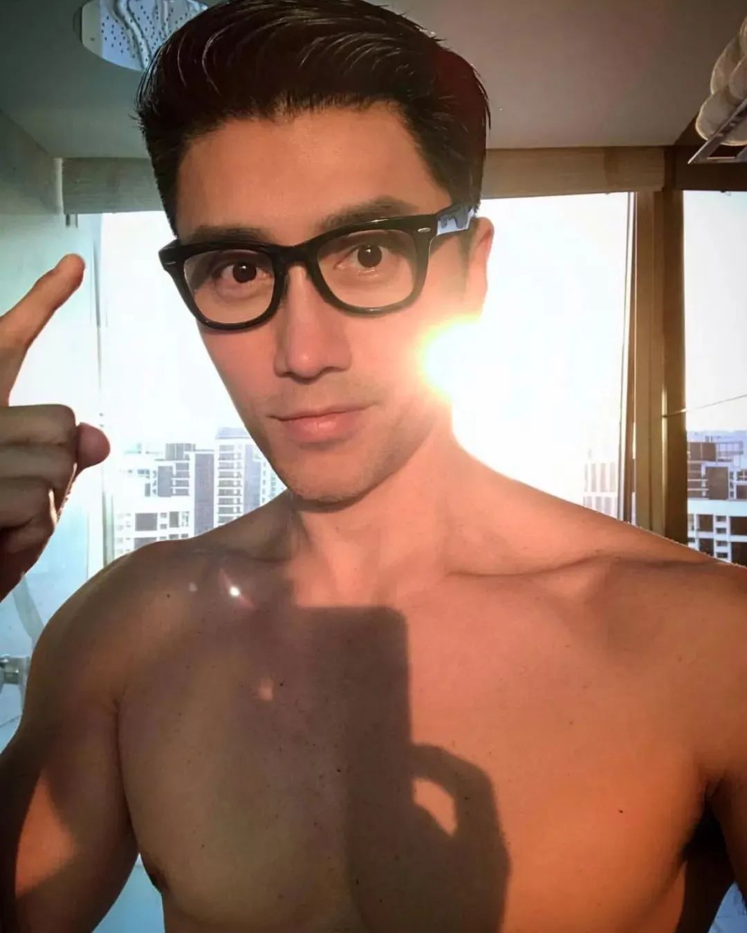 视觉志|遇到这样的男人请注意：54岁的年龄，24岁的身材。