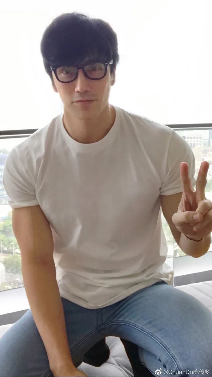 视觉志|遇到这样的男人请注意：54岁的年龄，24岁的身材。