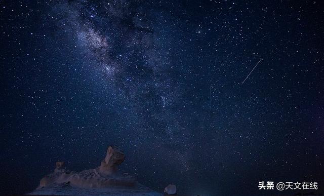 流星雨|请定好您的闹钟，今晚，找个黑暗的地方看流星雨