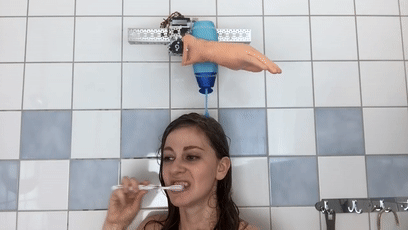 机器人|全自动tony老师，口才比技术好