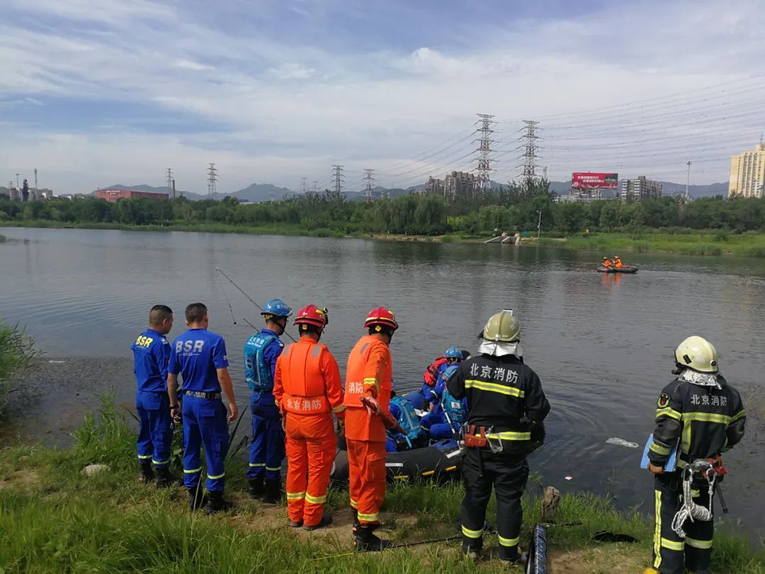 鱼竿|痛心！22岁小伙永定河边野钓，为捞鱼竿溺亡