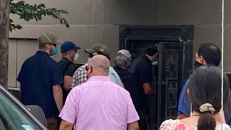 国际|美执法人员破门进入我驻休斯敦总领馆，外交部回应