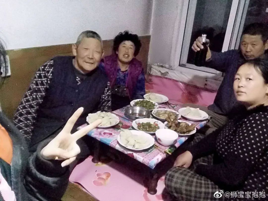 娱乐|你手机里有什么舍不得删除的照片?|团团卧谈会