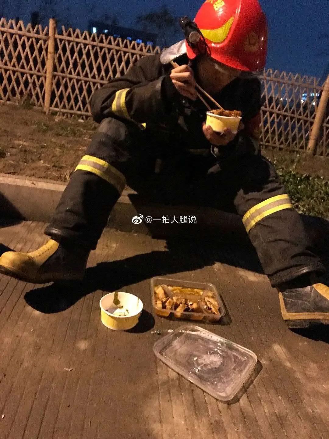 娱乐|你手机里有什么舍不得删除的照片?|团团卧谈会