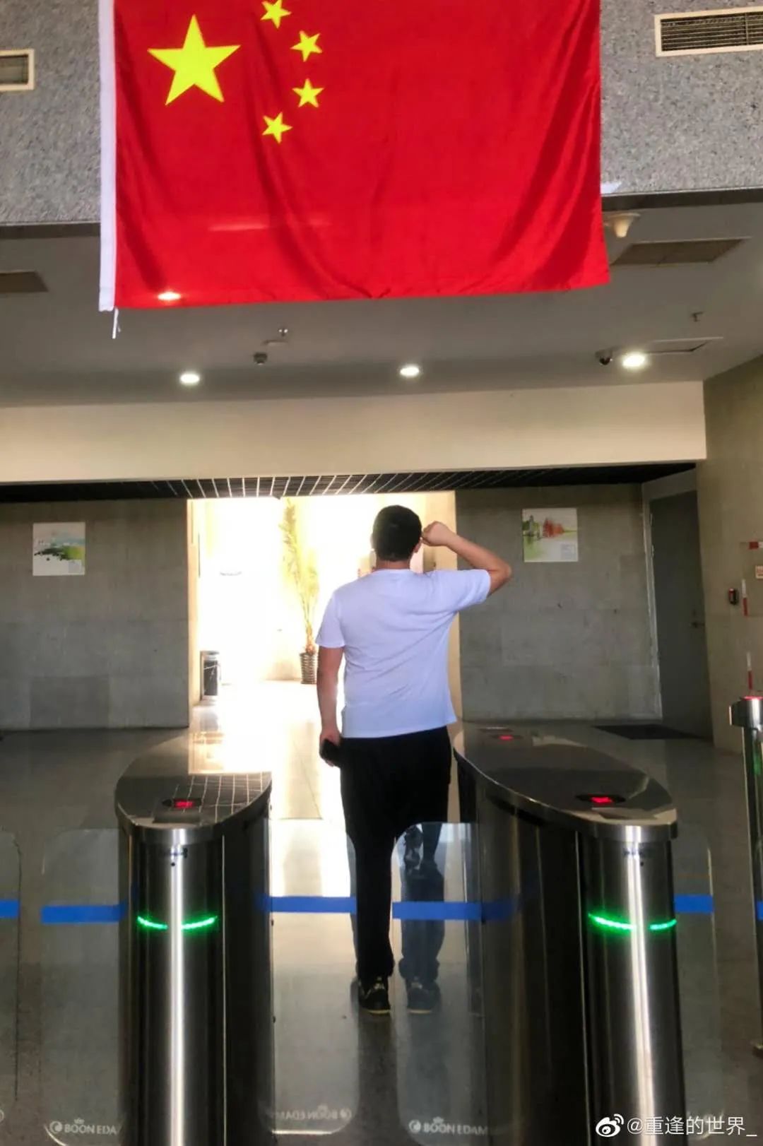 娱乐|你手机里有什么舍不得删除的照片?|团团卧谈会