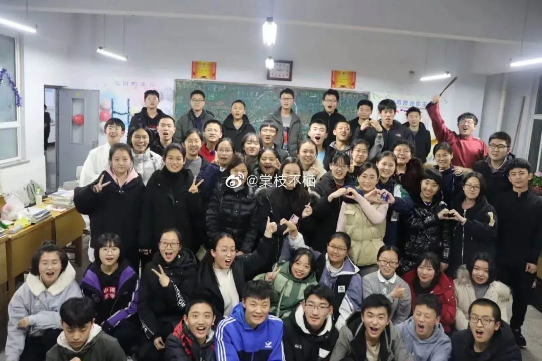 娱乐|你手机里有什么舍不得删除的照片?|团团卧谈会