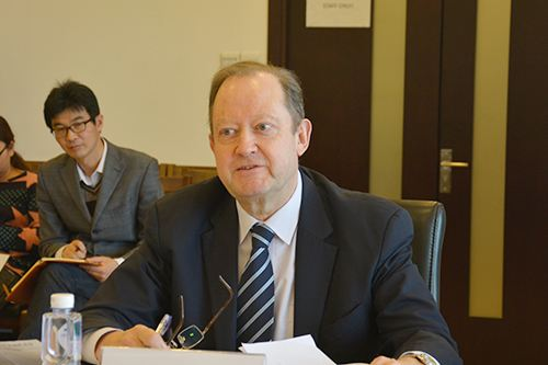 中美关系|昨天夜里你熟睡时，48国学者警告美国！