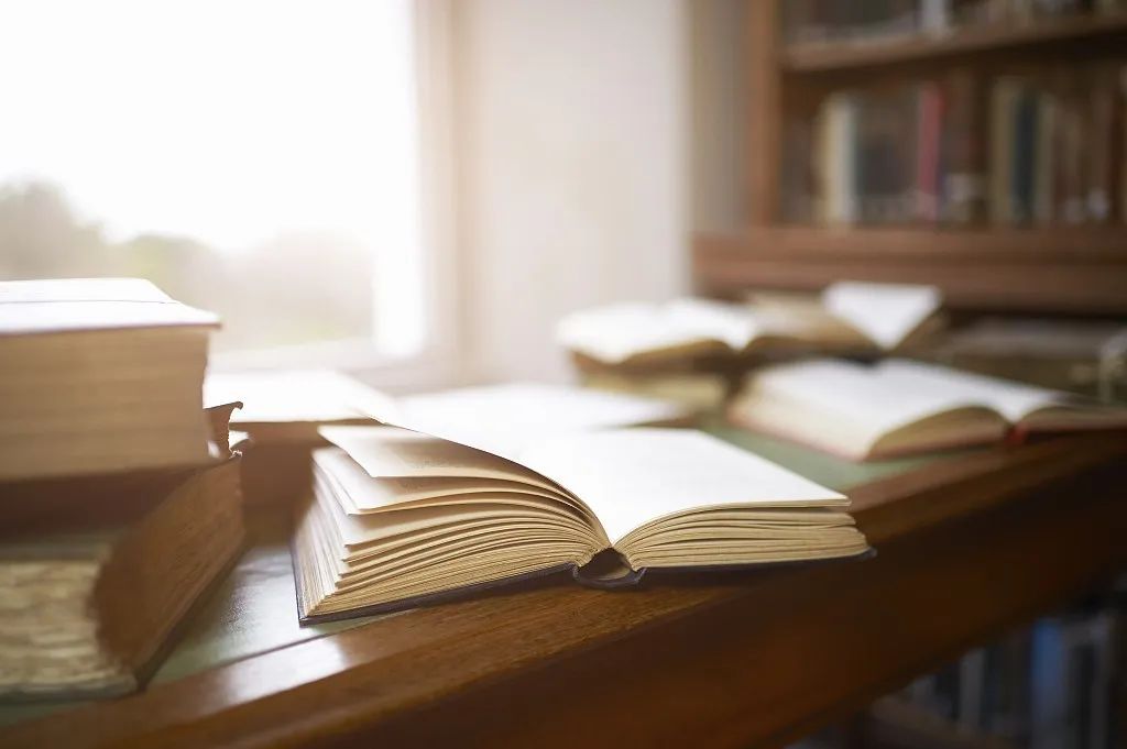 人文|夜话丨?请乘理想之马，从此挥鞭起程