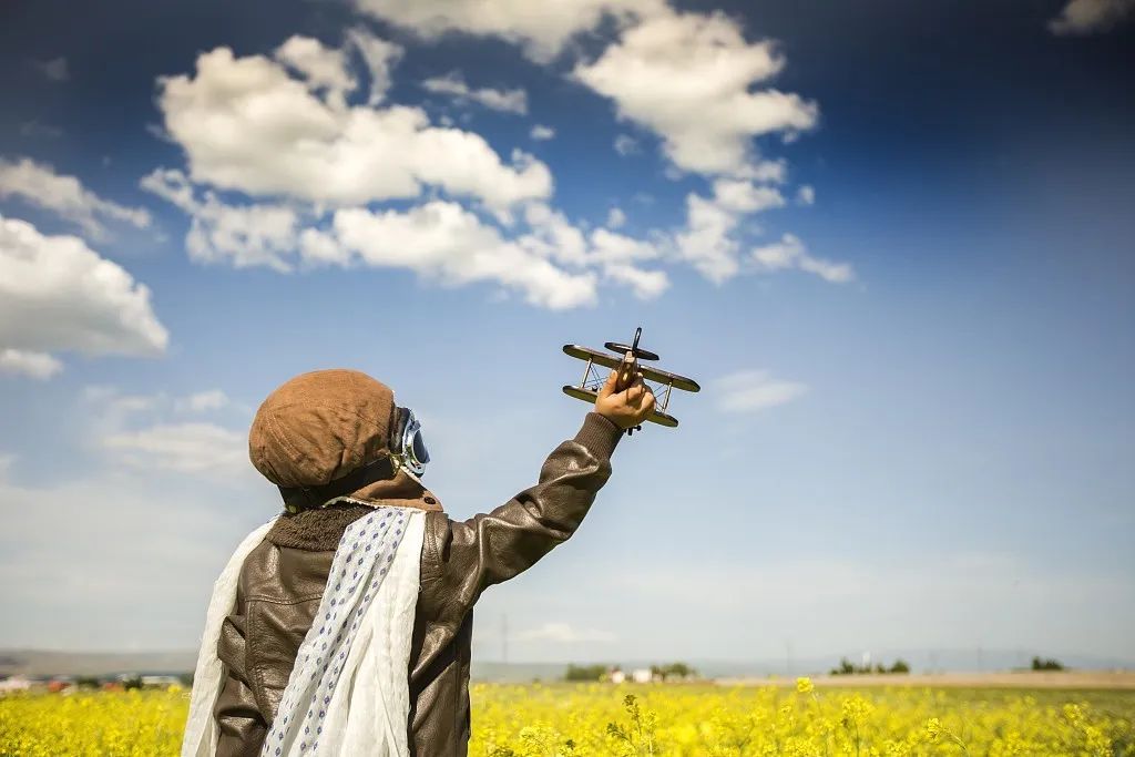 人文|夜话丨?请乘理想之马，从此挥鞭起程
