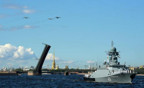 环球军事|俄罗斯多海域同日举办阅兵式庆祝海军节,219艘各类舰艇和71架军用飞机参加