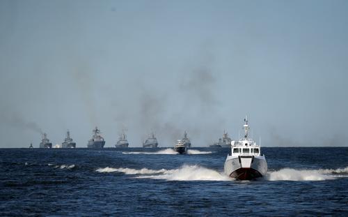 环球军事|俄罗斯多海域同日举办阅兵式庆祝海军节,219艘各类舰艇和71架军用飞机参加