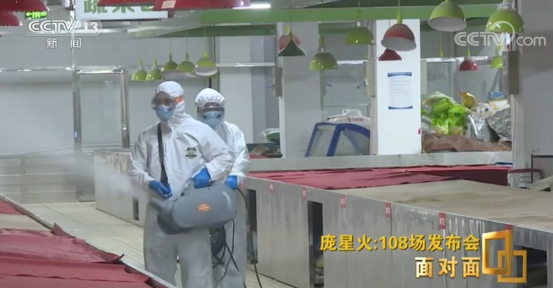 疫情|61岁，108场发布会，她最爱的一句话是……