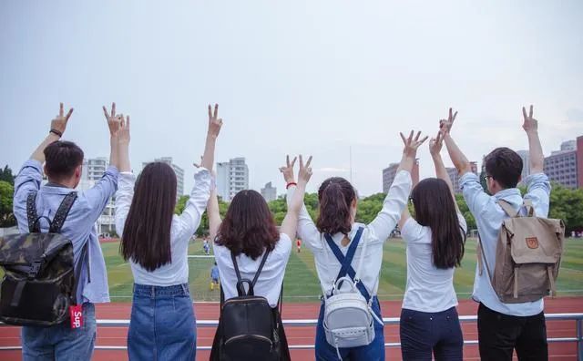 高考|985毕业自称“废物”？可以自嘲别自卑