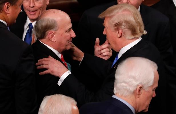 特朗普|快讯！美国新冠死亡人数突破15万，一议员陪特朗普出行前确诊