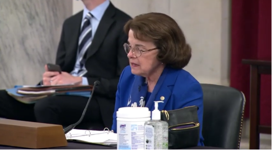 国际|美国国会上，她敢夸中国！