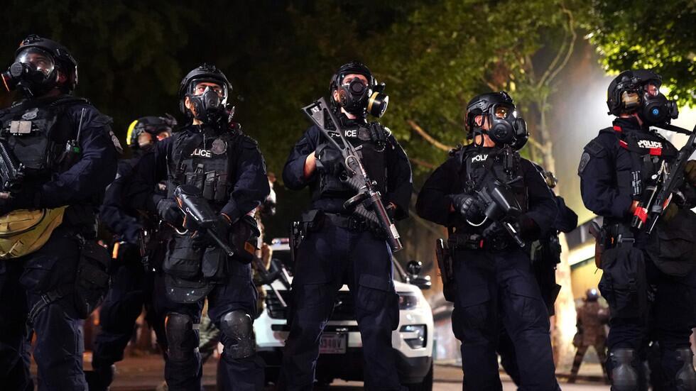 特朗普|特朗普再向波特兰发出警告：除非没暴力示威者，否则联邦特工不撤！