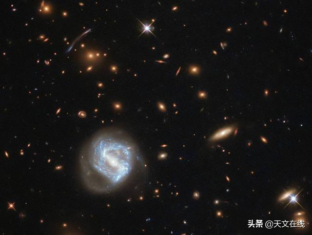 天文|弯曲两个星系团之间的桥