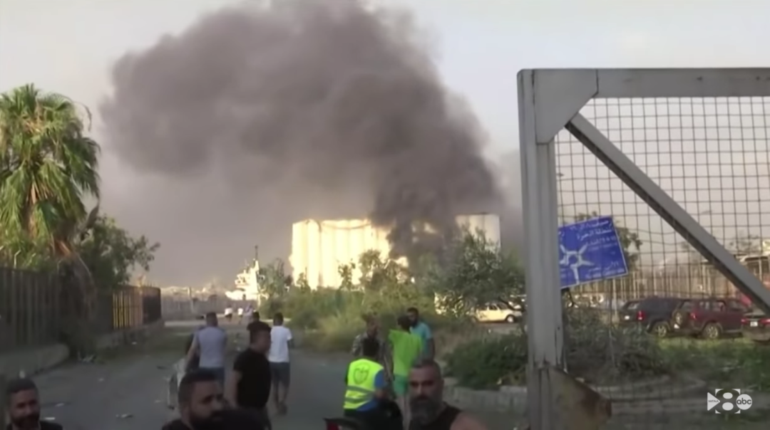 中国新闻周刊|黎巴嫩大爆炸祸起硝酸铵，百余人死亡，4000人受伤，将加剧国内政治紧张?