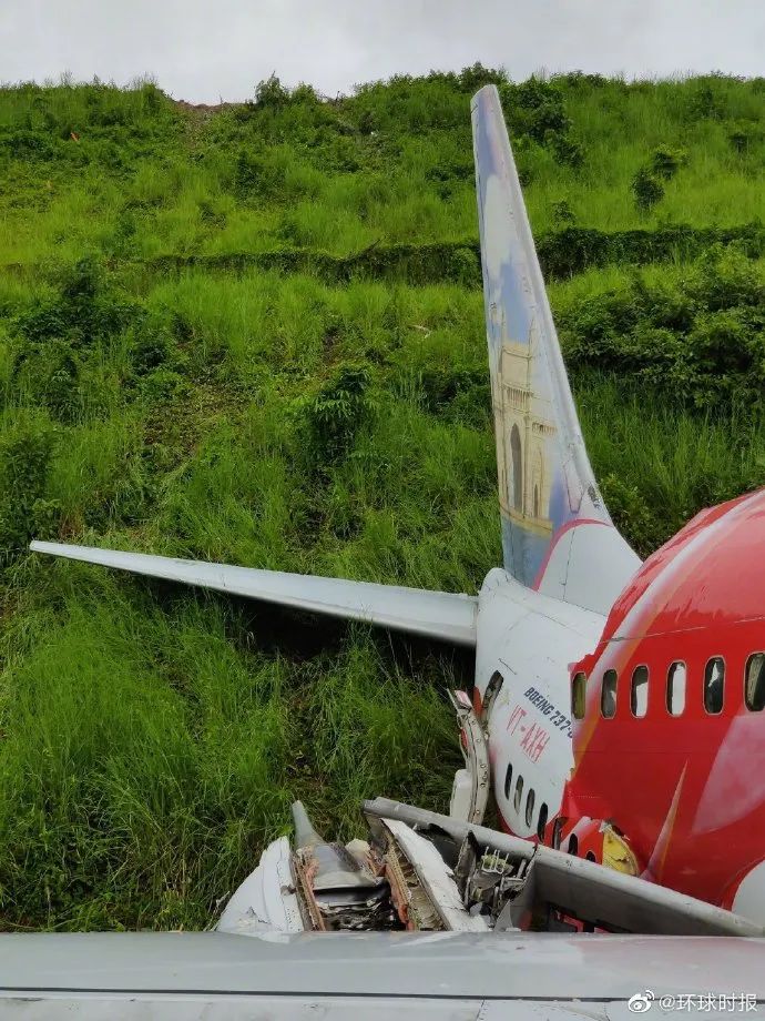 客机|白天照片来了:印度客机坠毁现场