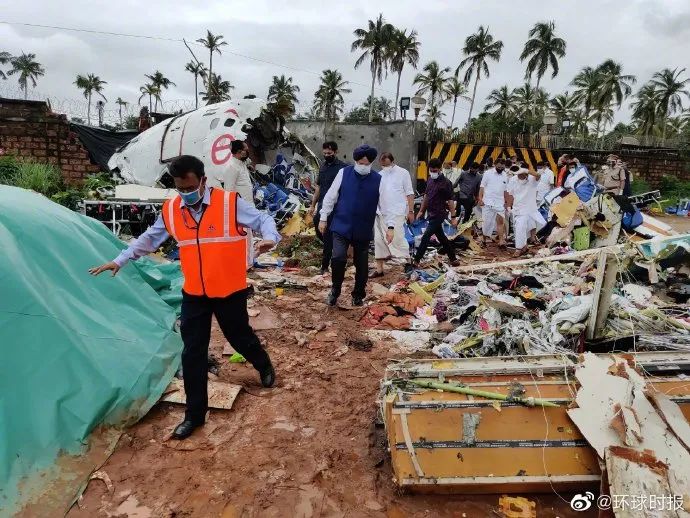 客机|白天照片来了:印度客机坠毁现场