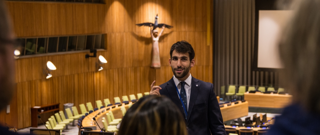 工人日报|俄首支新冠疫苗问世，普通人何时能接种？韩国计划5年内造轻型航母……