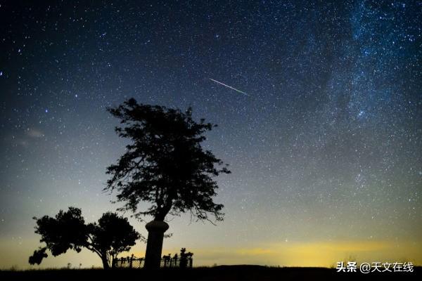 英仙座流星雨|闪耀八月夜空，英仙座流星雨极大将于八月12、13日降临