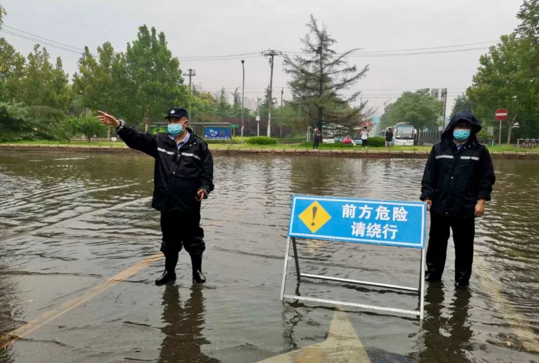 平安|北京警方全力应对强降雨天气确保群众生命财产安全