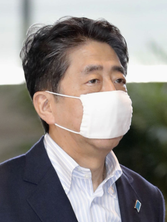 海外网|东京知事要求民众＂没事别回老家＂ 安倍休暑假计划被搁置