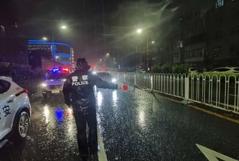 财产安全|北京警方投入4万余名警力应对强降雨天气 确保群众生命财产安全