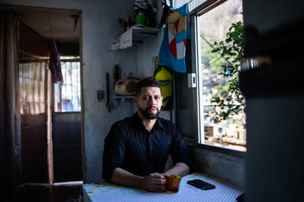 央视新闻客户端|一种疾病两种人生：疫情凸显巴西贫富差距