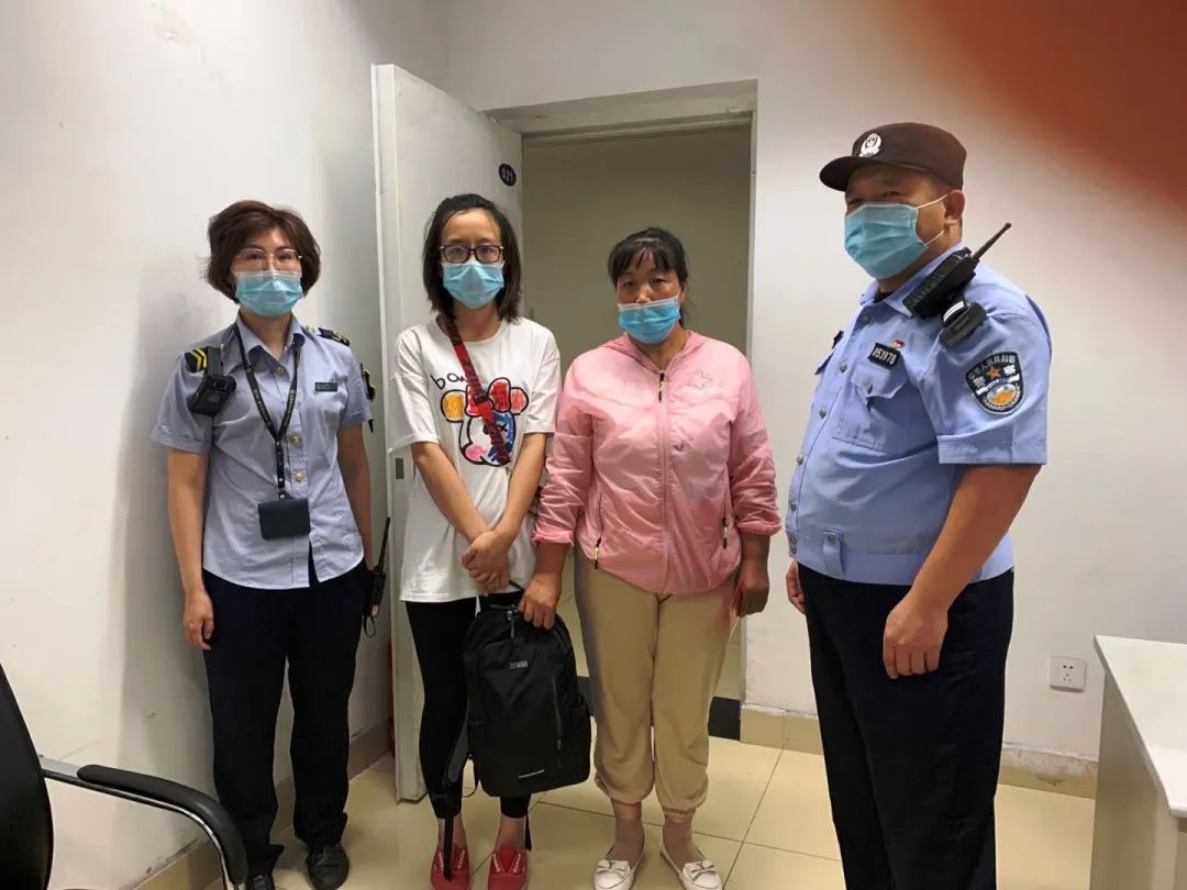 地铁|地铁里的“心”故事