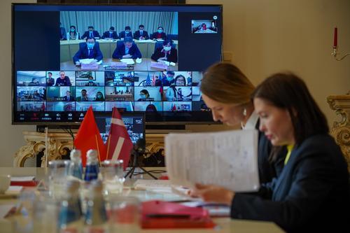 文汇报|全球新冠确诊病例突破2020万！世卫组织呼吁各国放下分歧，团结抗疫