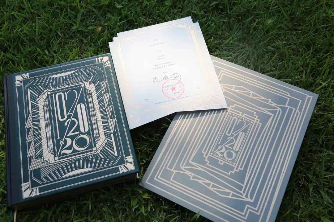 中央美术学院|厚达416页！中央美术学院录取通知“书”竟是一本空白的“艺术编年史”，网友：李尖尖快来看！